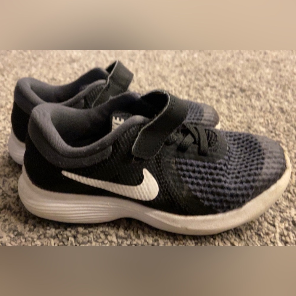 Boys Nike Tennis Shoes, Youth, Size 11C